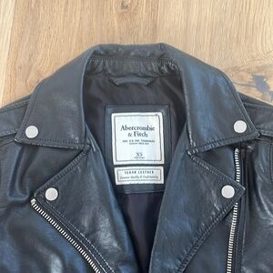 ABERCROMBIE & FITCH VEGAN LEATHER JACKET XS